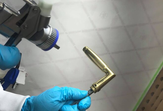 SANPURE® antimikrobielle Beschichtung für Türklinken Bild einer Türklinke mit antimikrobieller Beschichtung SANPURE